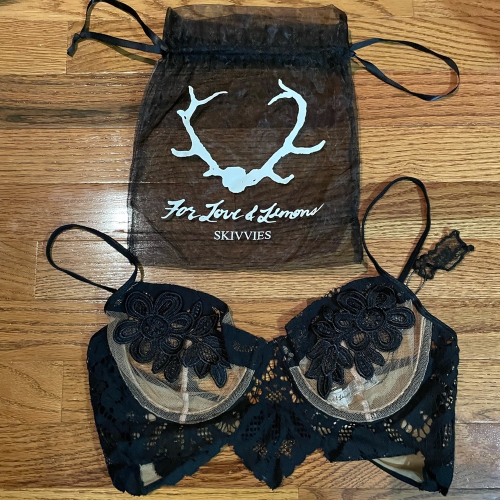 FOR LOVE & LEMONS Floral Appliqué Skivvies Bra w/ Mesh Bag BNWT Size Large